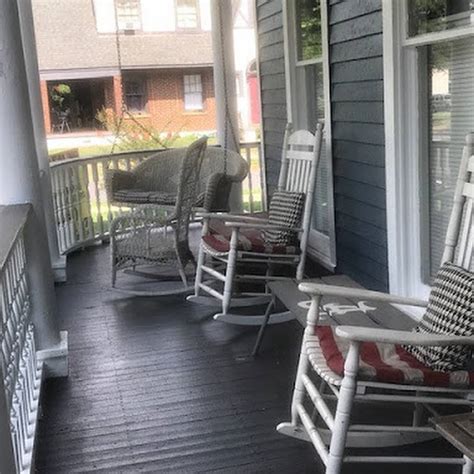 The Bama Crimson Cottage Furnished Apartment Building In Tuscaloosa