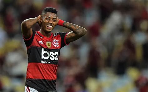 Versátil no ataque do Flamengo Bruno Henrique revela em qual posição