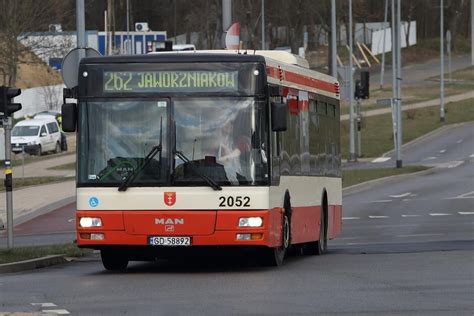 Korekty w rozkładach jazdy linii autobusowych 100 200 213 255 262 512