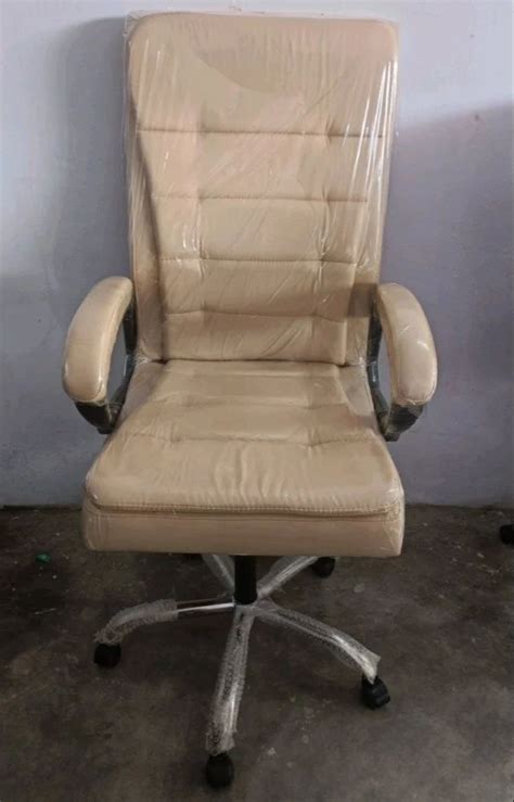 Rexine High Back Beige Boss Office Chair Fixed Arm At Rs In Bengaluru