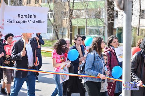 FOTO VIDEO 500 de buzoieni au luat parte la Marșul pentru viață