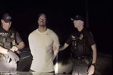 Police Video Of Tiger Woods Arrest Daily Mail Online