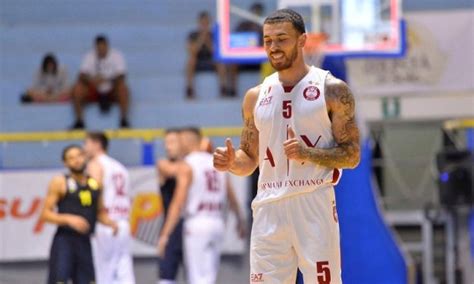 Mike James' highlights in win over Fenerbahce - Eurohoops