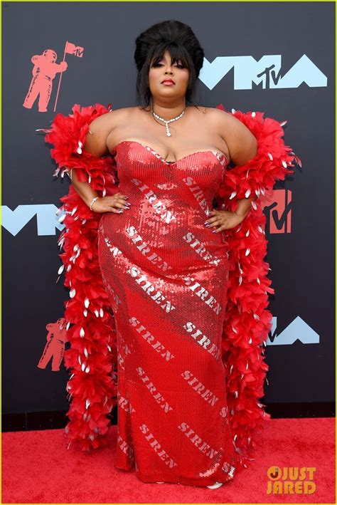 Lizzo Looks Red Hot In Moschino At Mtv Vmas 2019 Photo 4340441 2019
