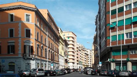 Passeggiate di periferia per sognare una città nuova L Osservatore Romano