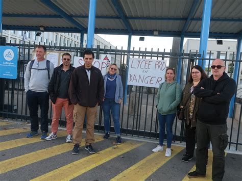 Drôme Montélimar Des Enseignants En Grève Pour Réclamer Le Retrait De La Réforme Du Lycée