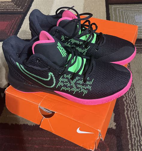 Size 8 Men 95 Women Nike Kyrie Flytrap 2 Black Hyper Pink Basketball