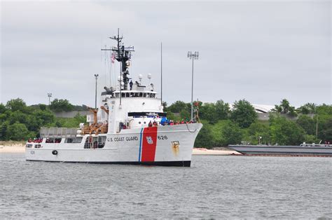 Uscgc Dependable Returns Home Following 42 Day Multi Mission Patrol In