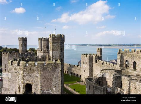 Inside caernarfon castle hi-res stock photography and images - Alamy