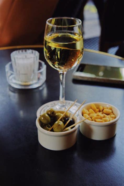 10 Major Differences Between The French And Parisians Discover Walks Blog