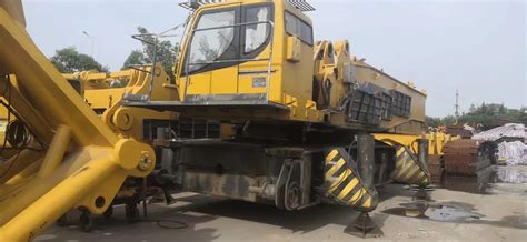 Xcmg Year Second Hand Mobile Crawler Crane Quy W Factory Price