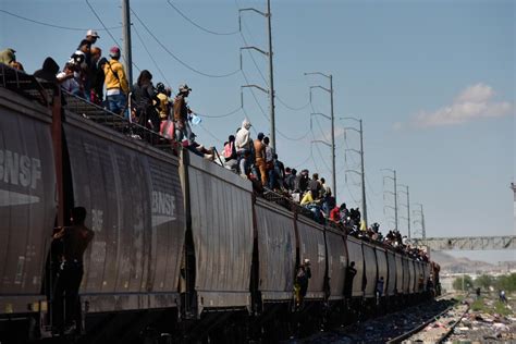 Niño migrante africano de ocho años muere tras caer del techo de tren