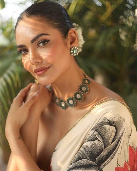 Esha Gupta Looks Scintillating In Rohit Bals Floral Saree And Beige Deep Neck Blouse