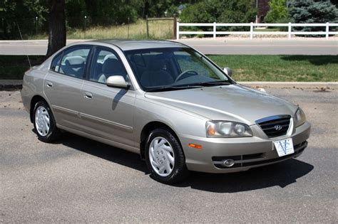 2005 Hyundai Elantra Photos