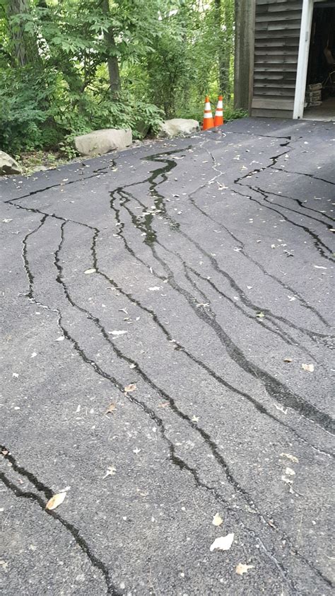 Asphalt Driveways - All About Asphalt Driveways - AllAboutDriveways.co