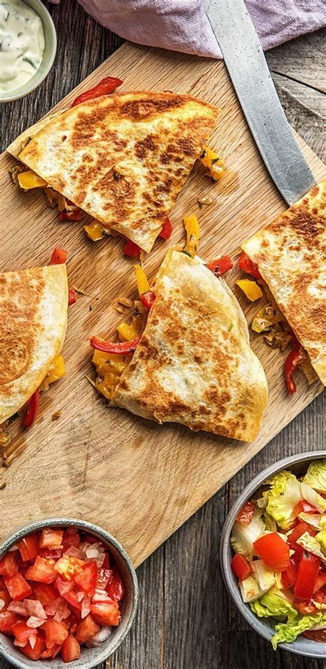 Vegetarische Quesadillas Mit Salsa Rezept HelloFresh Rezept