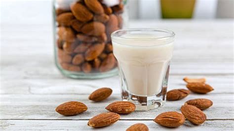 Beneficios De La Leche De Almendras Que Debes Conocer