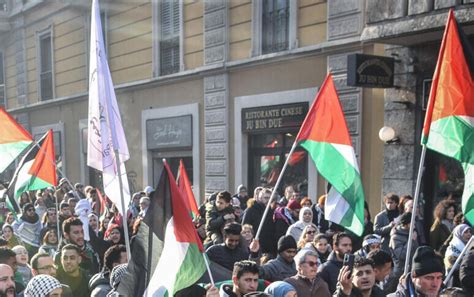 Mattarella Non Il Mio Presidente Il Carabiniere Chiede Scusa E