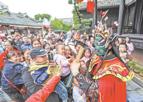 10万游客沉浸式体验寻回乡愁 楚天都市报数字报