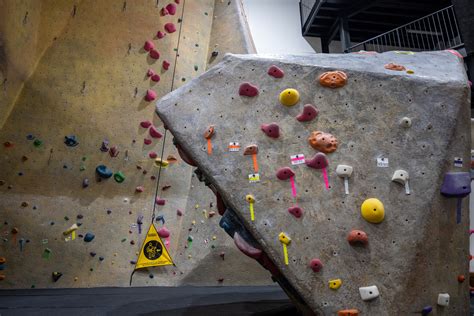 BOULDERS CLIMBING CENTER