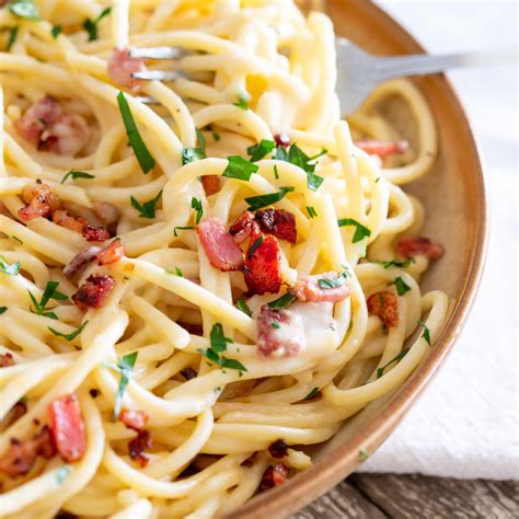 Spaghetti Carbonara With Bacon And Cream