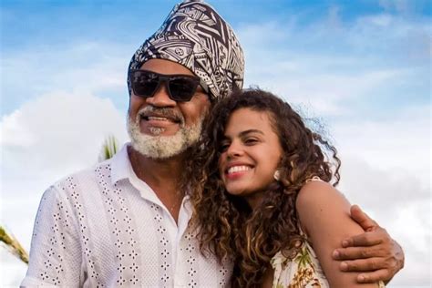 Carlinhos Brown Atribui Vocação Da Filha Clara Buarque à Marieta Severo