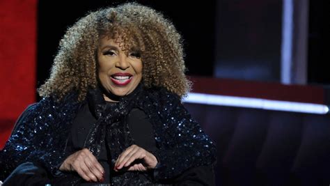 Roberta Flack Cuts Short Her Appearance At Apollo Theater Due To Illness