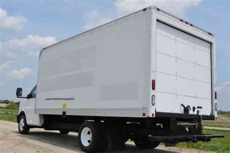 Gmc G3500 16ft Box Truck W New Lift 2008 Van Box Trucks