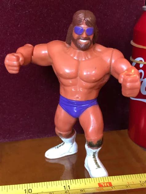 MACHO KING MAN RANDY SAVAGE WWF WWE Official Action Figure Wrestling