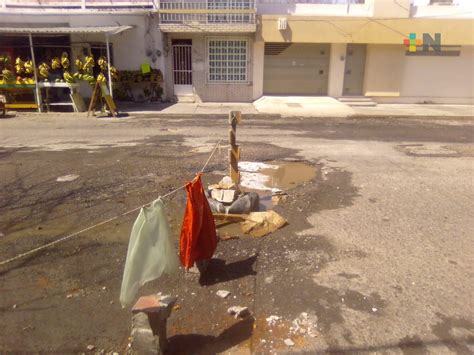 Denuncian Fuga De Agua En Calle Jim Nez Del Puerto De Veracruz