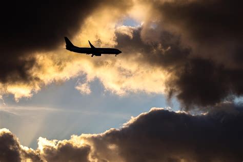 Billets D Avion Les Prix Explosent Mais Les Compagnies Font Le Plein