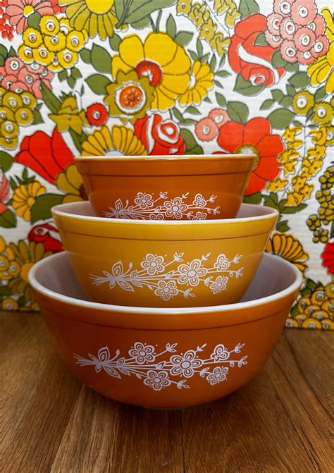 Vintage Pyrex Butterfly Gold Mixing Bowl Set Etsy