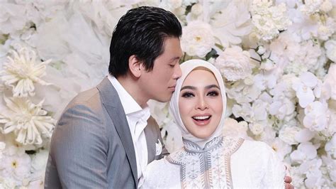 Potret Syahrini Hamil Setelah Tahun Nikah Reino Barack Kecup