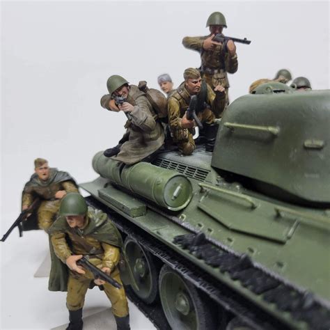 T-34/76 with riders is complete! Now maybe a base to display them. : r
