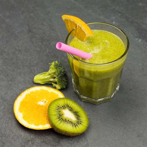 Kiwi Smoothie Vitaminbombe für Kinder Kleine Spinatesser