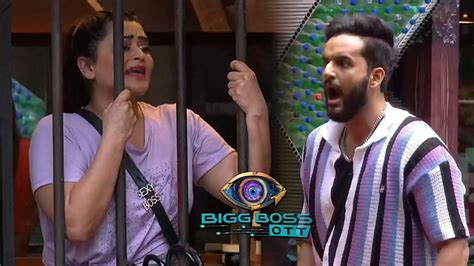 Bb Ott 2 Abhishek Threatens Bebika For Face Reading Bigg Boss Frees Bebika From Jail Youtube