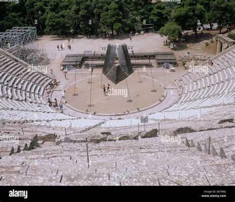 Epidaurus Amphitheater Fotos Und Bildmaterial In Hoher Aufl Sung Alamy