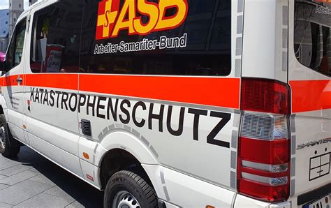 H Llanzeiger Neue Einsatzleitwagen F R Den Katastrophenschutz In