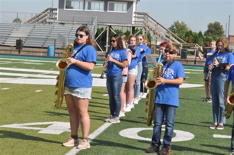 Photos Geneseo Middle School Band Performs At Maple Leaf Classic Sept