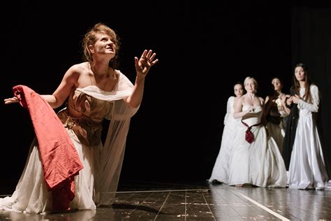 heroides teatro koreja