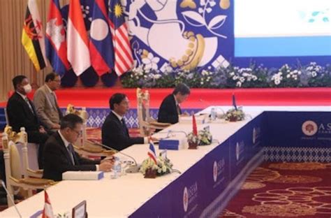 Asean Officially Begins Th St Summits In Phnom Penh