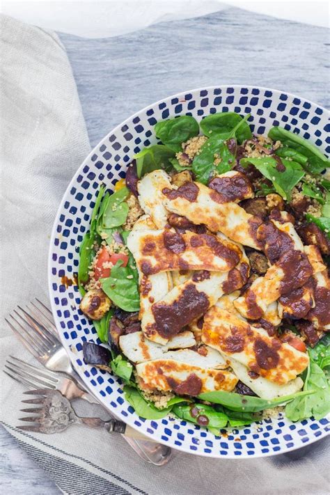 This Harissa Halloumi Salad Is So Quick To Make And Is Bursting With Healthy Ingredients The