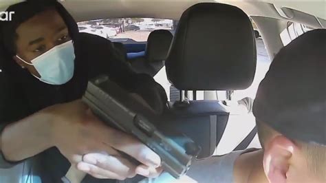 Uber Driver Fights Back Against Robbery Suspects Pointing Gun At His