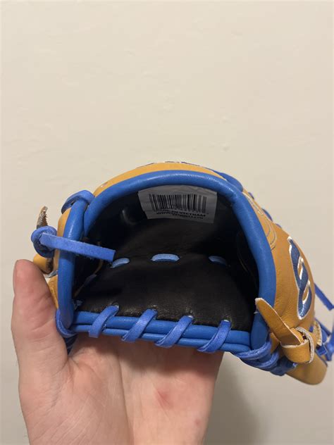 Wilson A2000 1787 11 75 Gotm Baseball Glove Sidelineswap