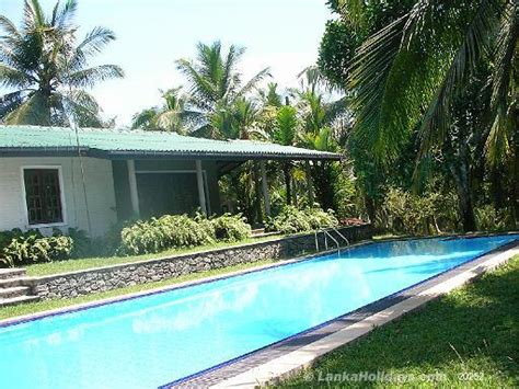 Serviced Bungalows in Bandaragama - HOLIDAY BUNGALOW IN BANDARAGAMA