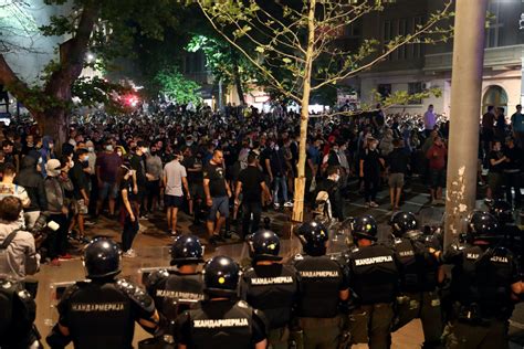 Toile Rouge De Belgrade Partizan Nis Belgrade Le E Derby Sous Haute