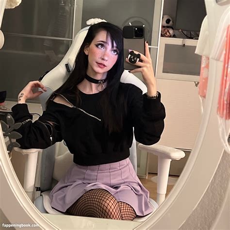 Nananightray Nude The Fappening Photo 2495402 FappeningBook