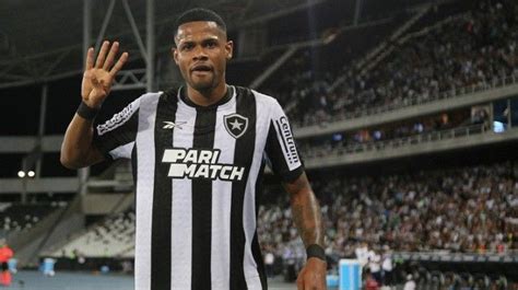 J Nior Santos Marcou Quatro Gols No Jogo Botafogo E Aurora Bol Pela