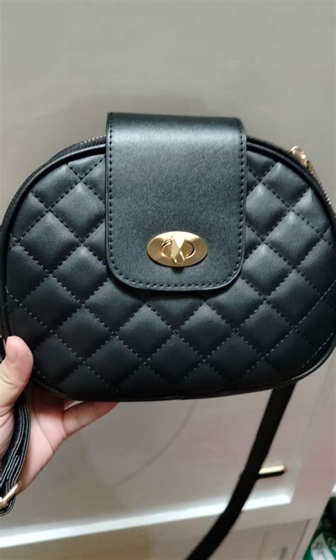 Tas Hitam Brand Honyan Fesyen Wanita Tas And Dompet Di Carousell