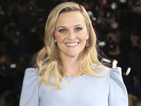 Reese Witherspoon Confirms Legally Blonde In Pink Bikini Canoe